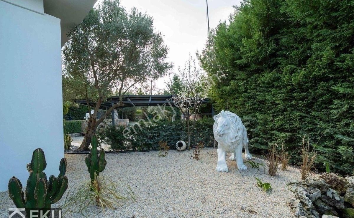 Kuşadasın'da Tek Katlı Çiftlik Evi 4+1 - Görsel 3