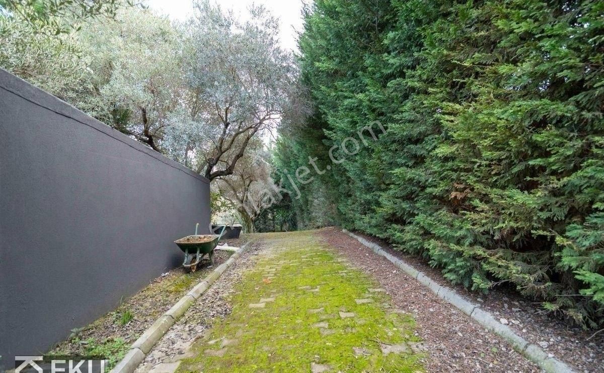 Kuşadasın'da Tek Katlı Çiftlik Evi 4+1 - Görsel 24