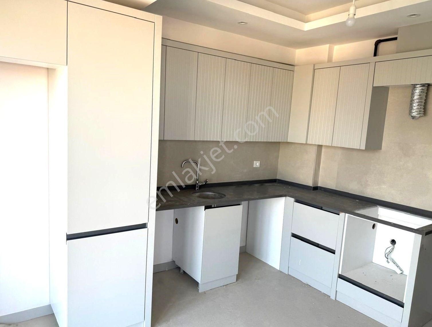 Fatih Mahallesinde Satılık Asansörlü Tv Üniteli Yerden Isıtmalı Son 2 Ara Kat Daireler !!! - Görsel 3