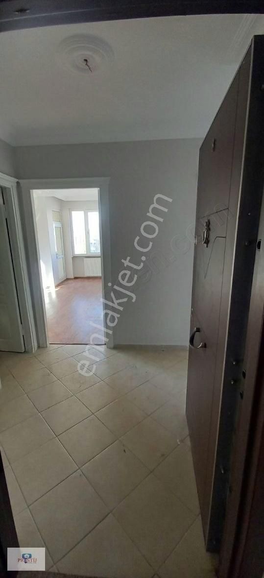 Şerifali Çetin Caddesi Üzeri Temiz 3+1 Kiralık Daire