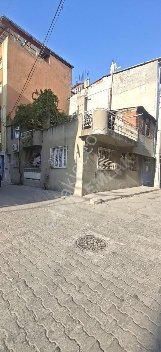 Buca Göksu Mah. Satılık Köşe Müstakil Bina