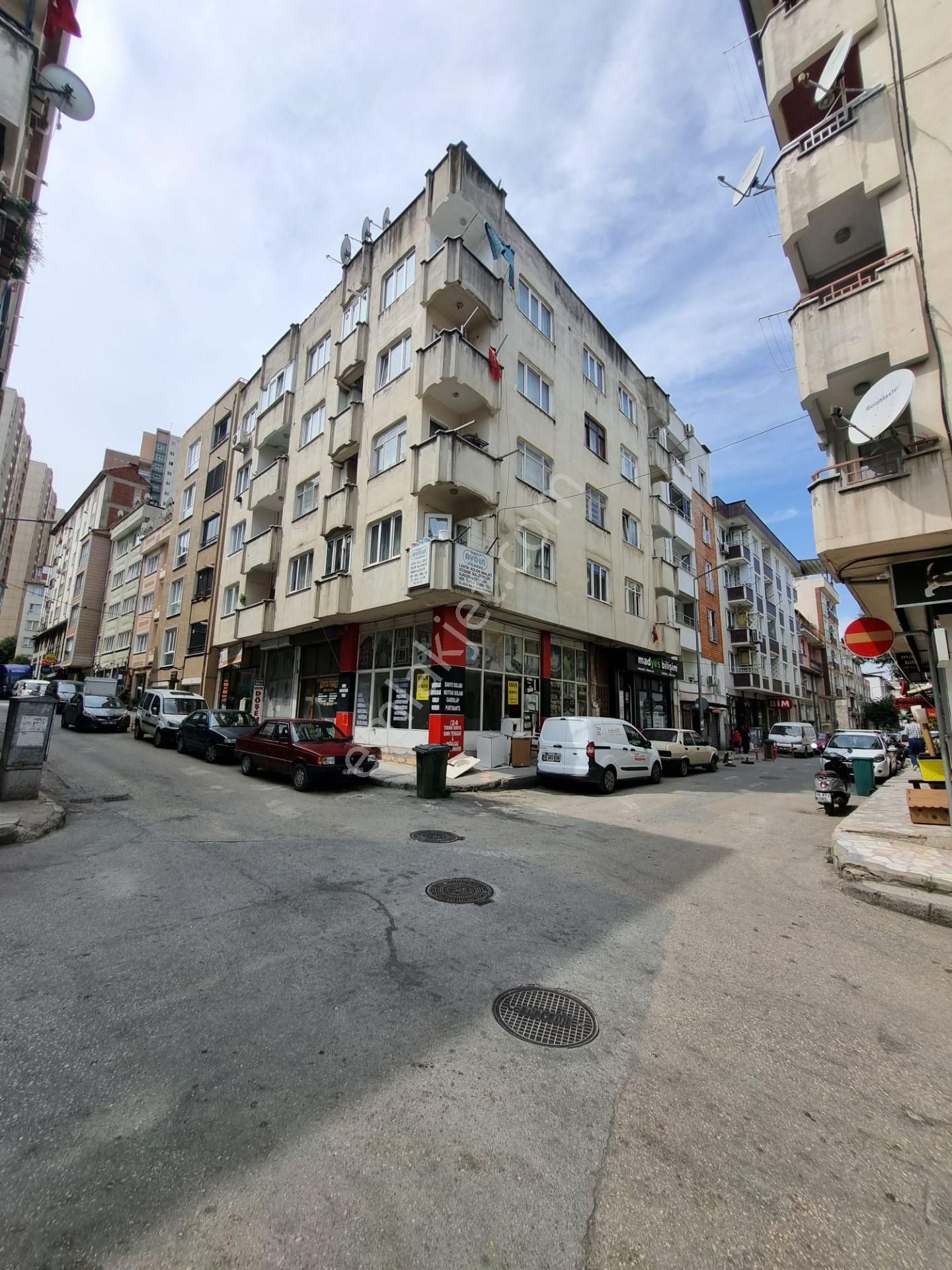 Morina Gayrimenkul'den Gazcılar'da Kiralık 2+1 Daire