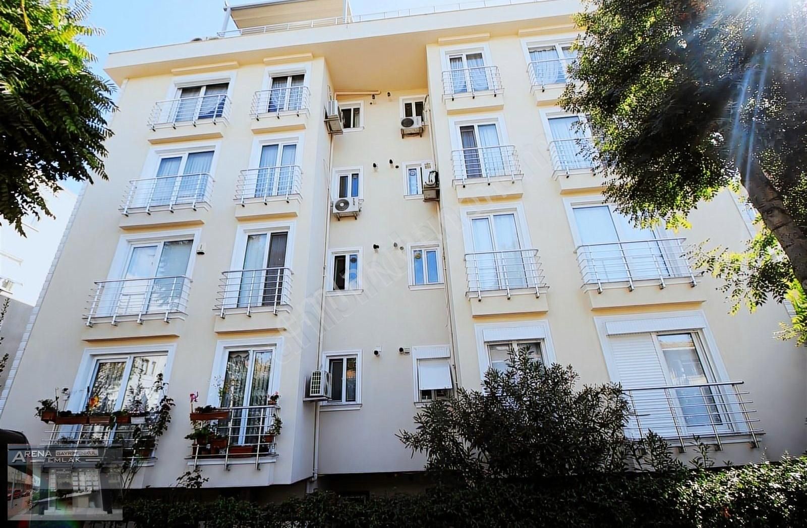 Metroport Avm Ve E 5 Yanıbaşında 15 Yıllık Binada 1+1 Düz Giriş