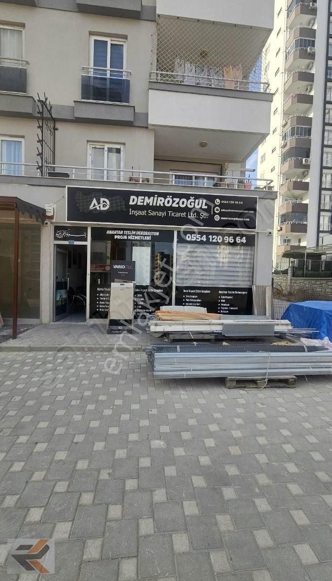 Okullar Cıvarı Bulvar Ustunde Satlık Dukkan
