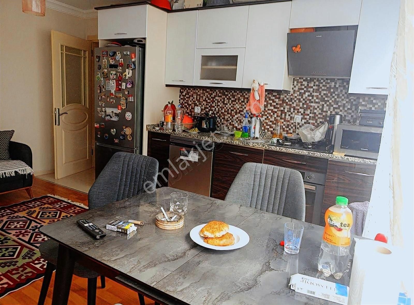 Gazi Paşada Denize Ve Çarşıya Yakın Konumda Satılık 2+1 Daire - Görsel 3