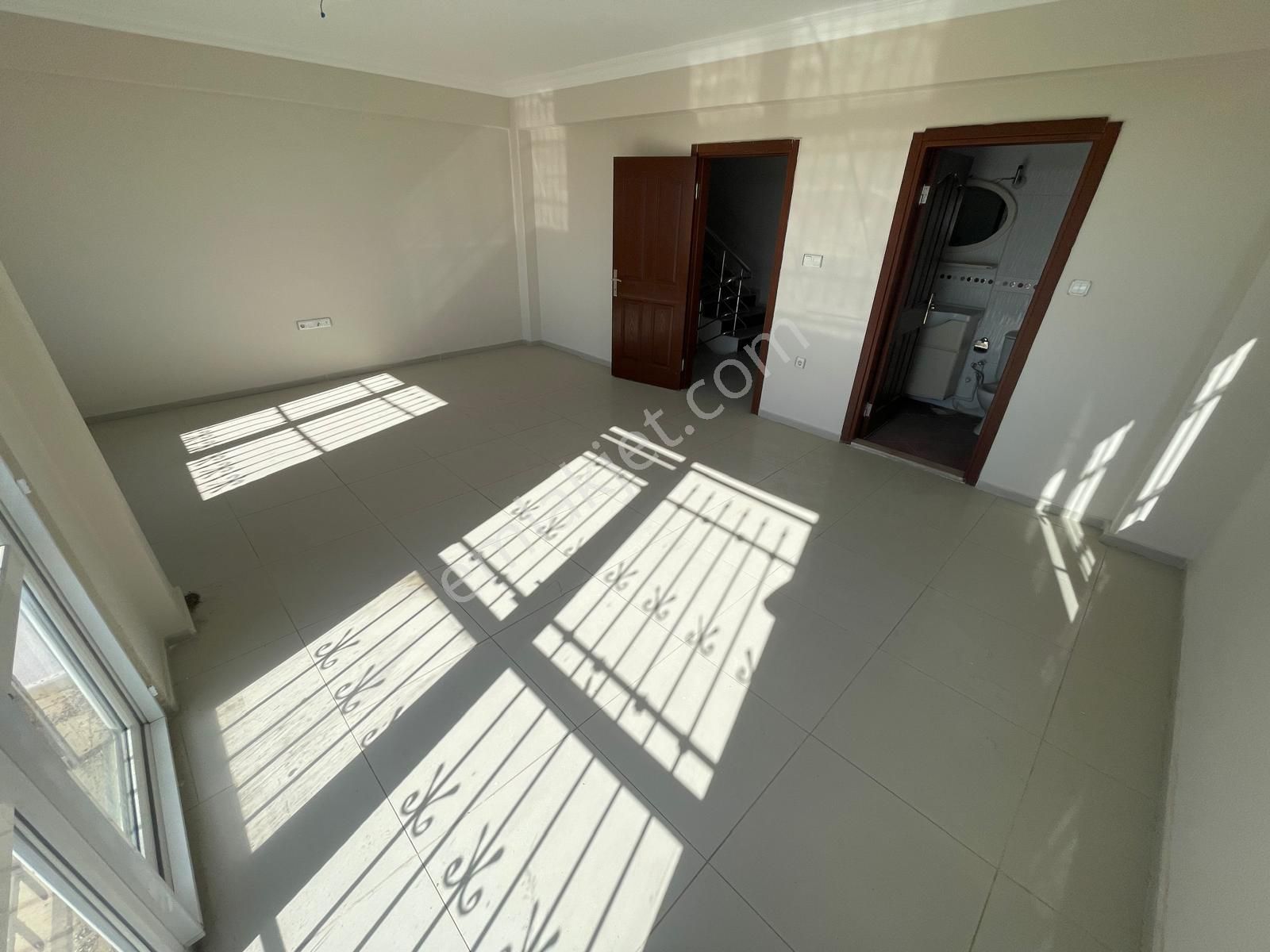 Poyraz Gayrimnekul'den Edremit Cennetayağı'nda Site İçinde Satılık Trıbleks - Görsel 15