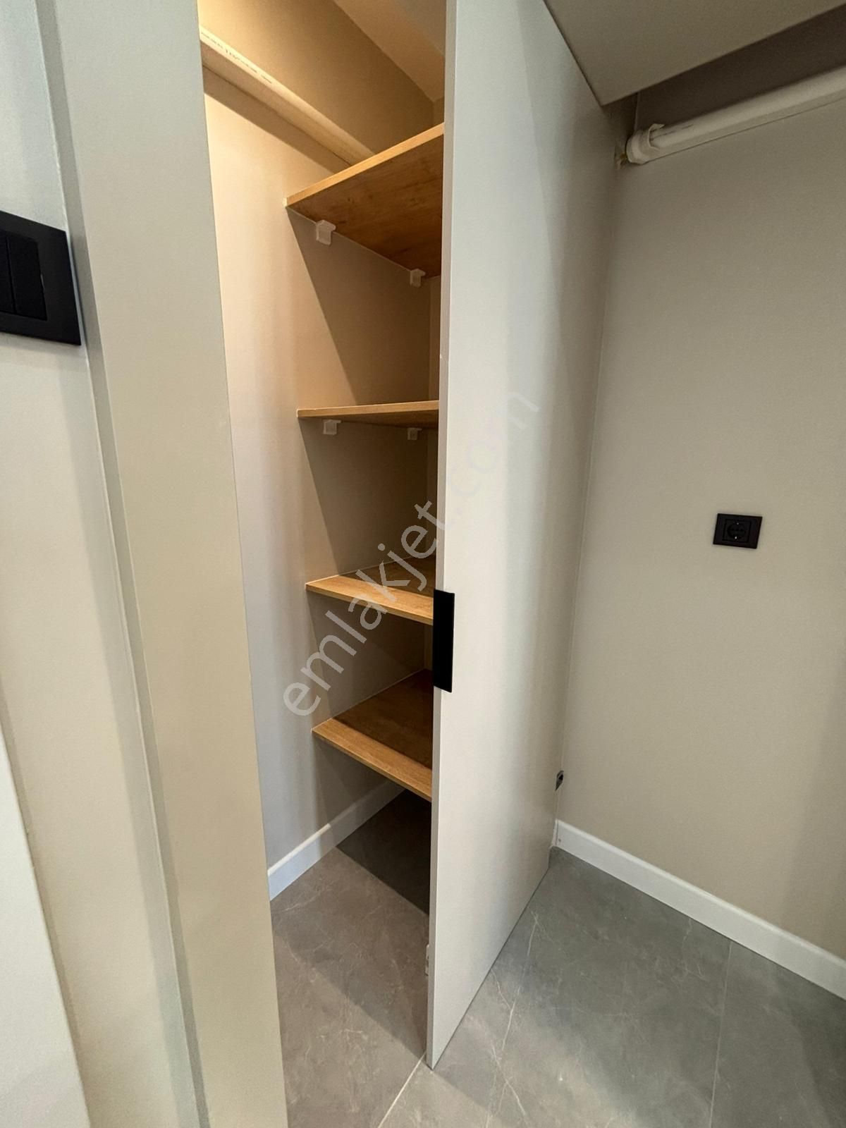 Karşıyaka Bostanlı Takev Yakını Full Tadilatlı 3+1 Daire N-21 - Görsel 7