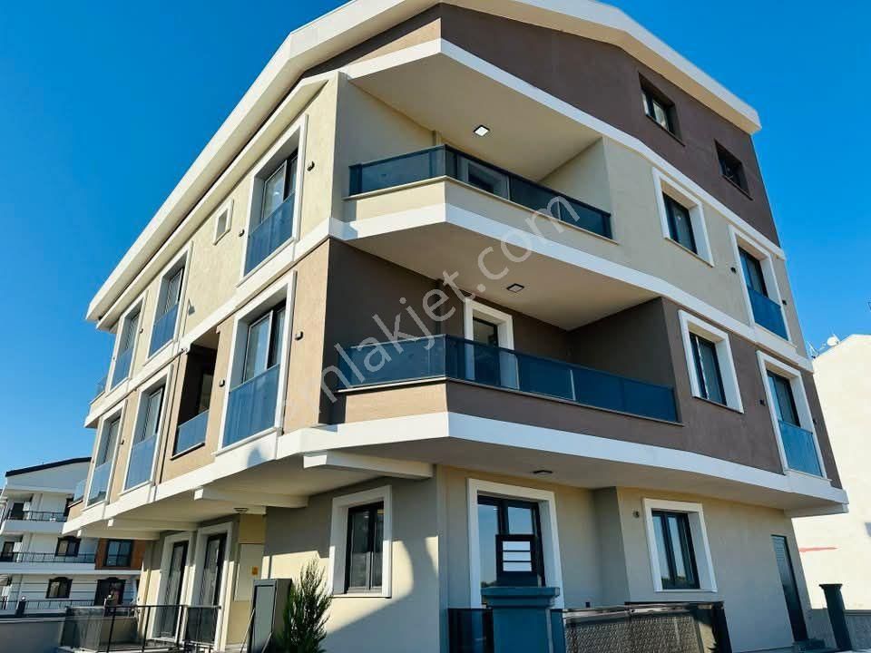 Didim Efeler Mahallesinde Sıdadyum Mevkisinde 2+1 Ayrı Mutfak Öncepe Dubleks Satılık Daireler