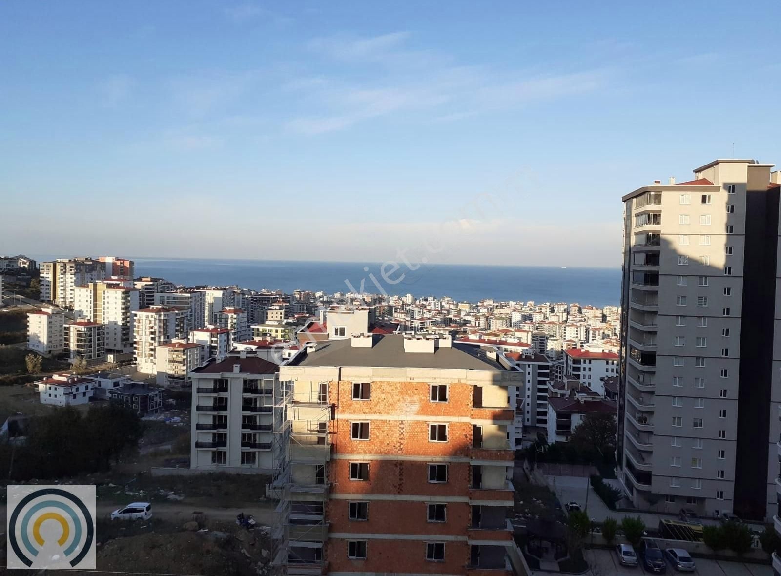 Atakum Alanlı Satılık Daire 3+1