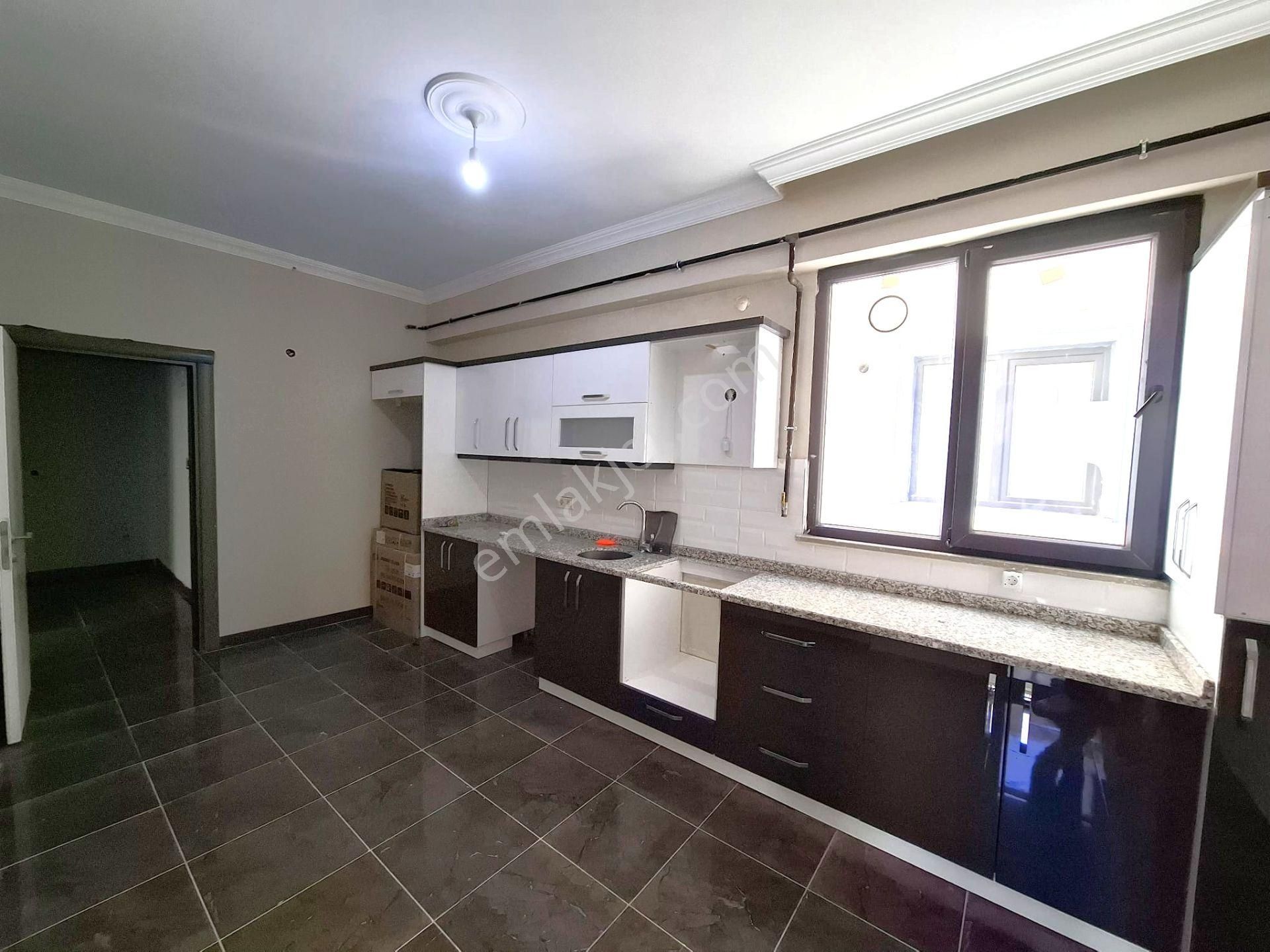 Akman'dan Edremit Adliyesi'ne Komşu Sıfır 2+1 Kiralık Daire