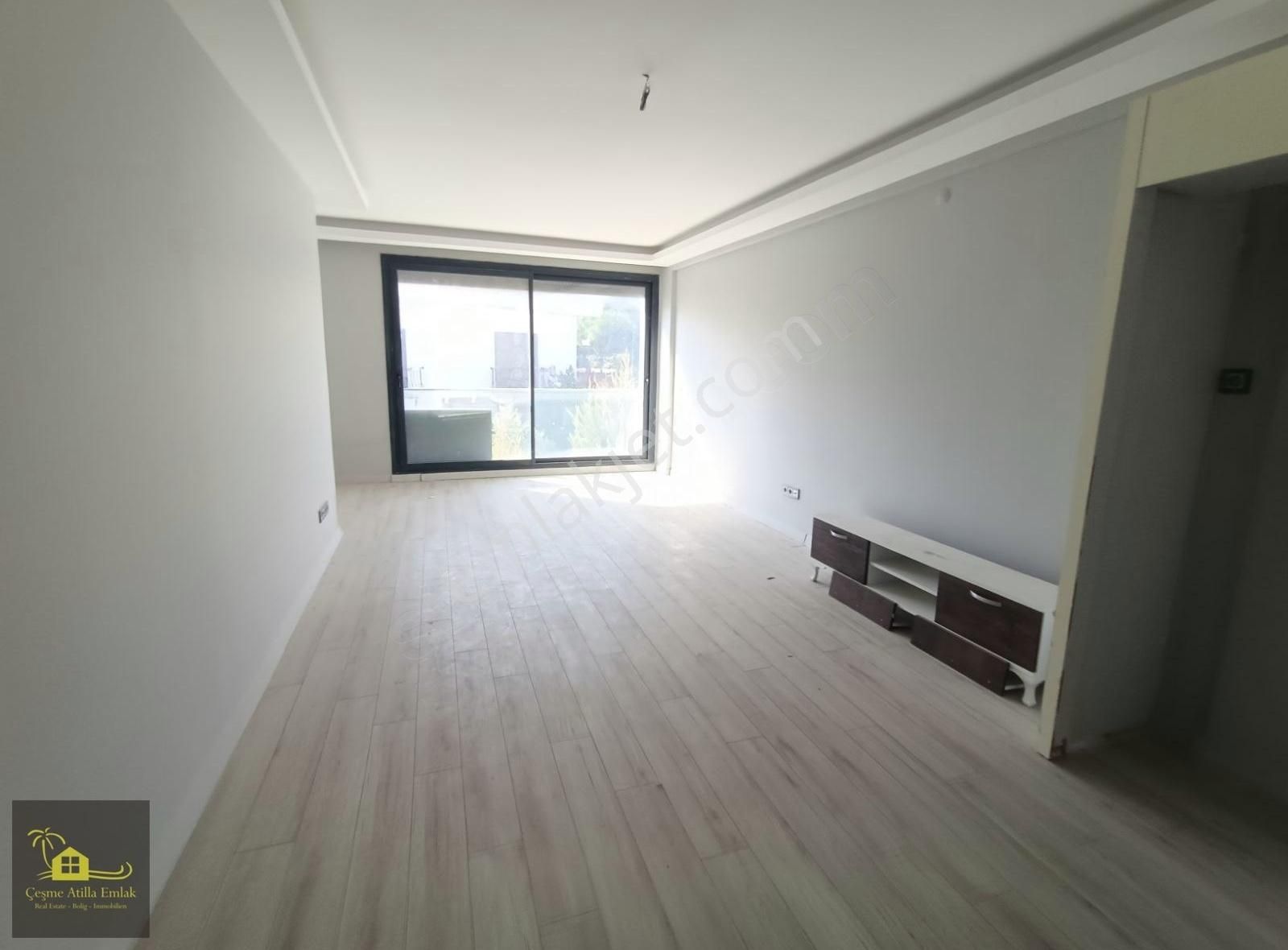 Çeşme Ilıca'da Satılık 1+1 Denize Çok Yakın Daire Atilla Emlak