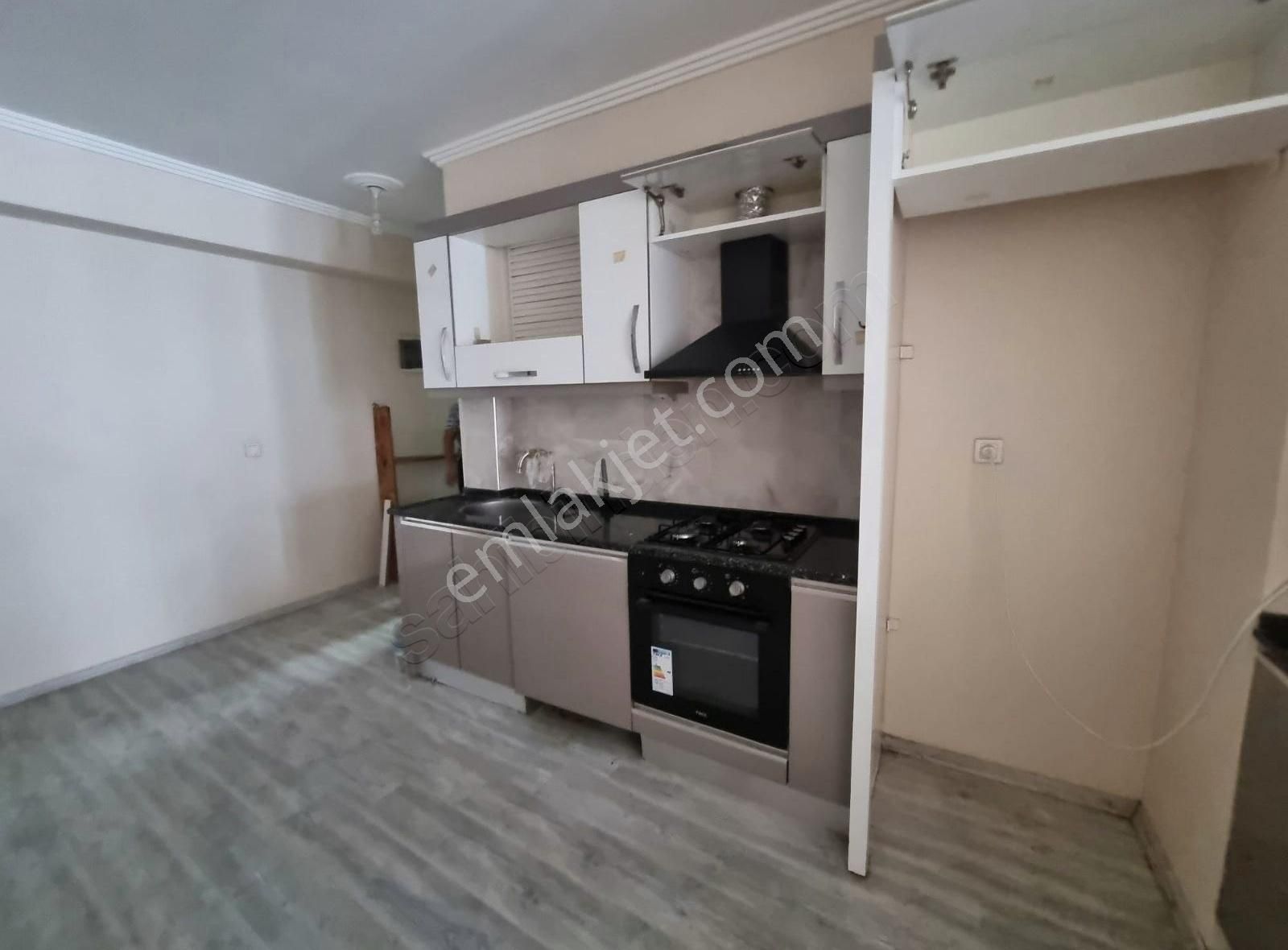 Yeni Girne Bulv. Şehir Hastanesi Yakını Satılık 1+0 Stüdyo Daire