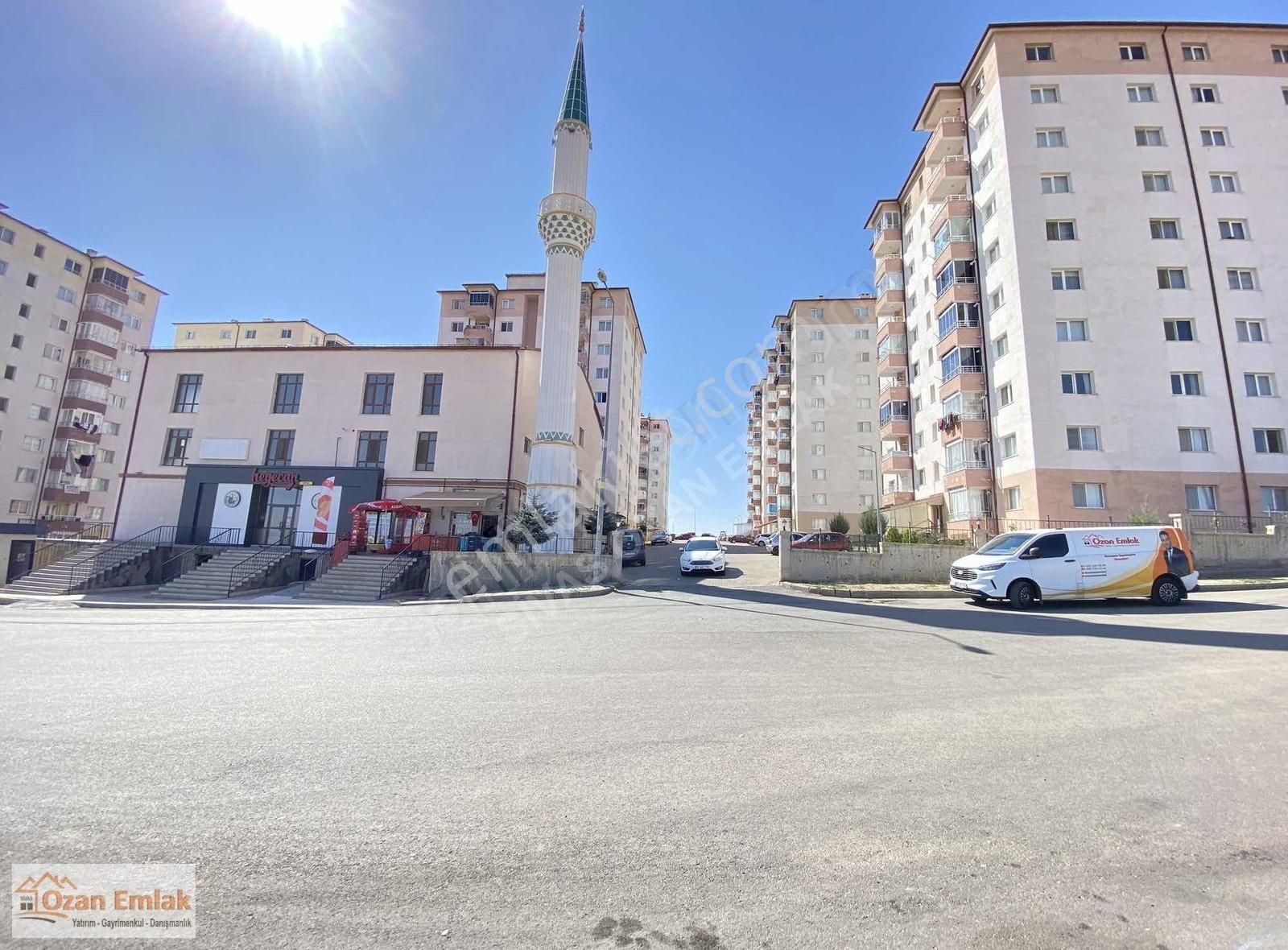 Sivas Ozan Emlak'tan Vefa Konutları'nda Satılık 2+1 Temiz Daire