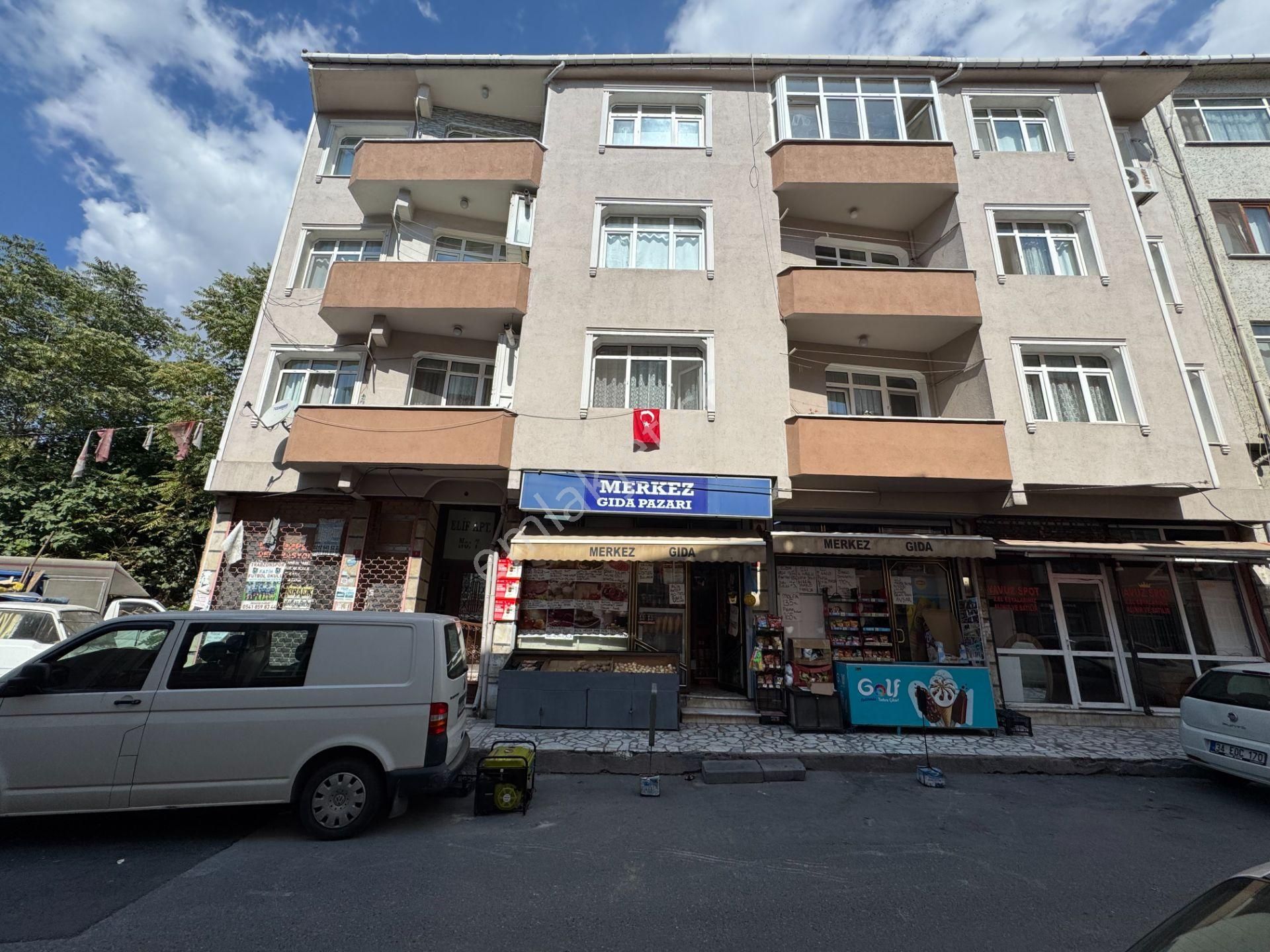 Turyap' Tan Fatih Mevlanakapı' Da Temiz Ve Geniş 2+1 Kiralık Daire