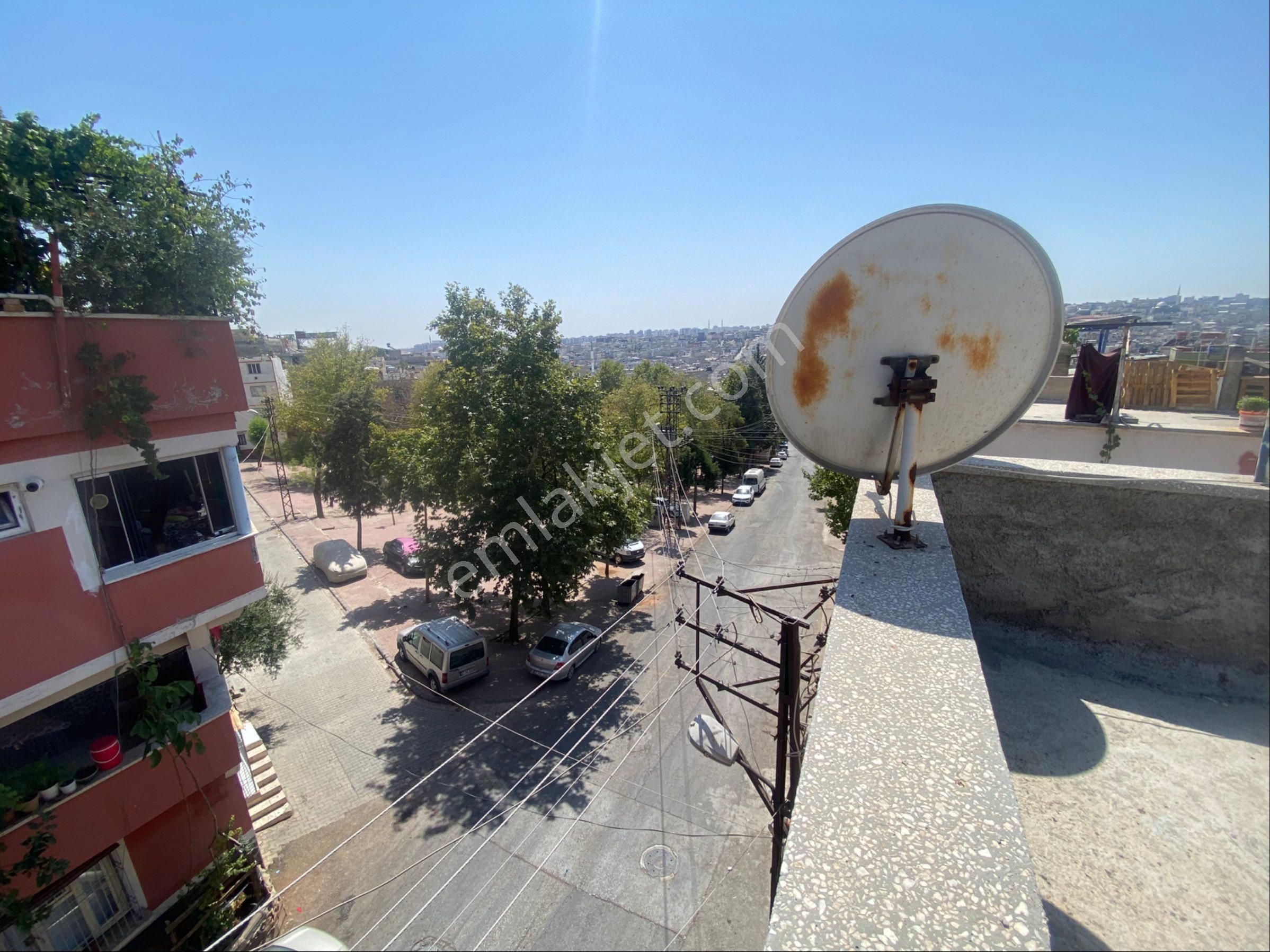 Kayalar Emlaktan Satılık 3 Katlı Müstakil Ev - Görsel 22