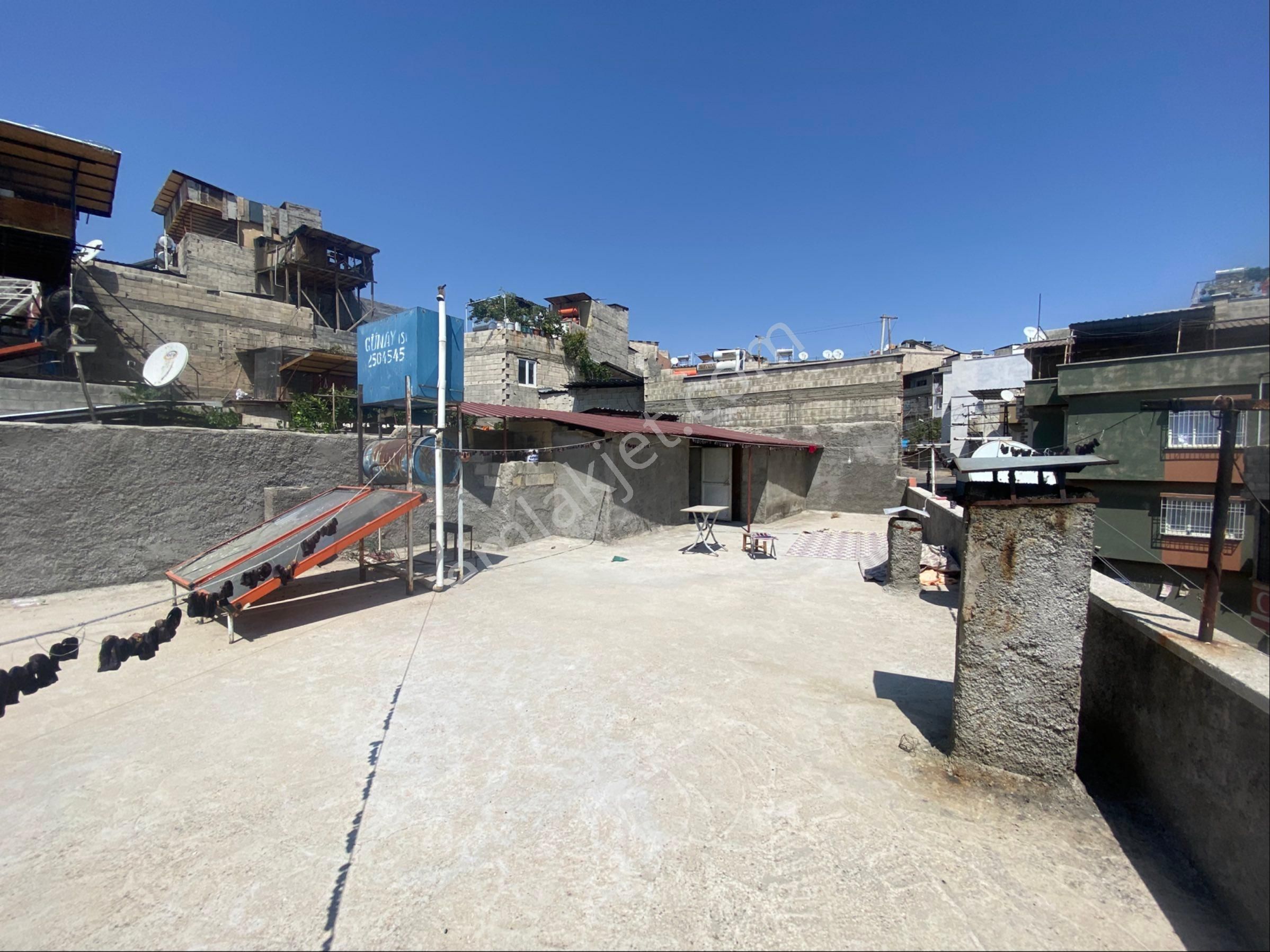 Kayalar Emlaktan Satılık 3 Katlı Müstakil Ev - Görsel 21