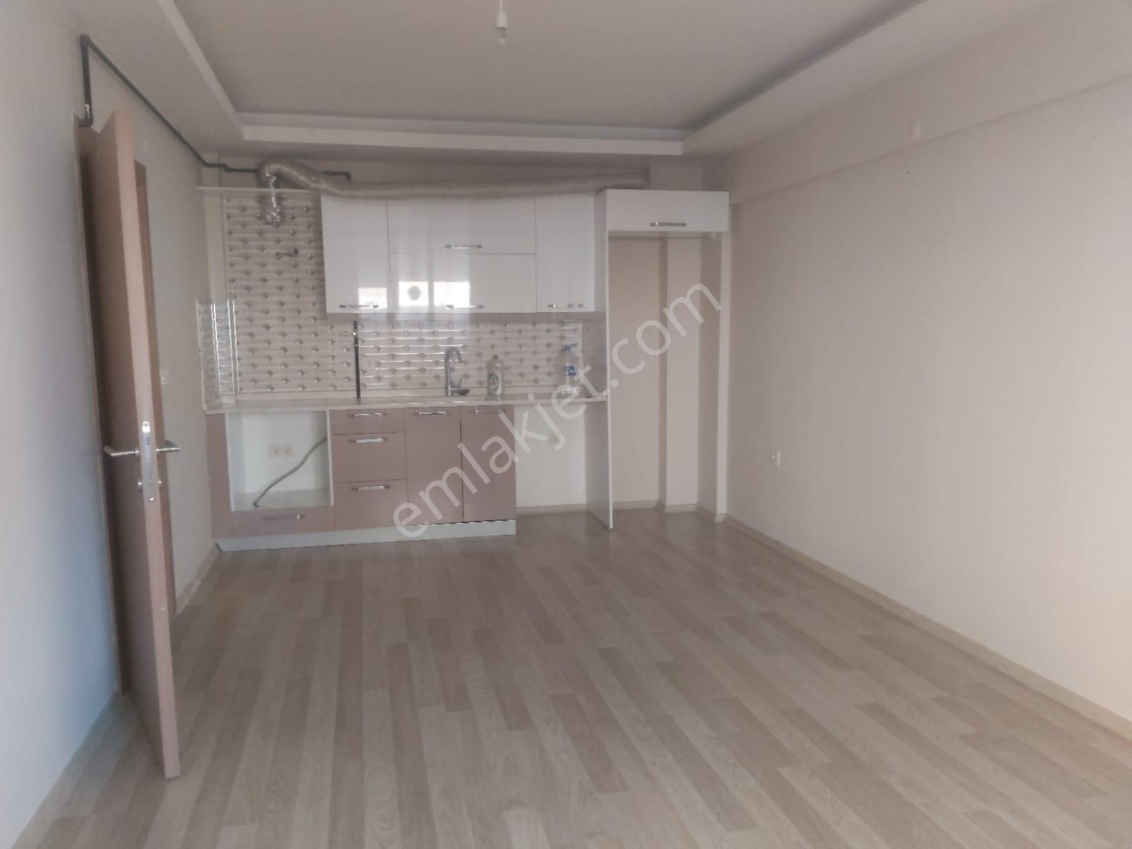 Aydın Söke Çeltikçi Mahallesinde Doğalgazlı Ara Kat Kiralık 2+1 Daire