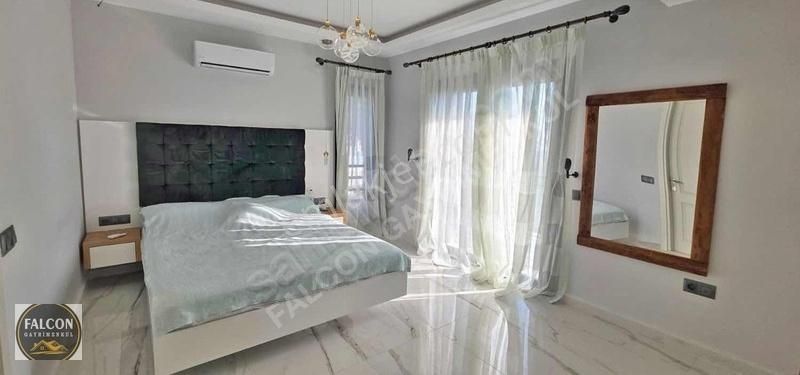 Falcon'dan Ulturalüks 4+1 Villa - Görsel 16