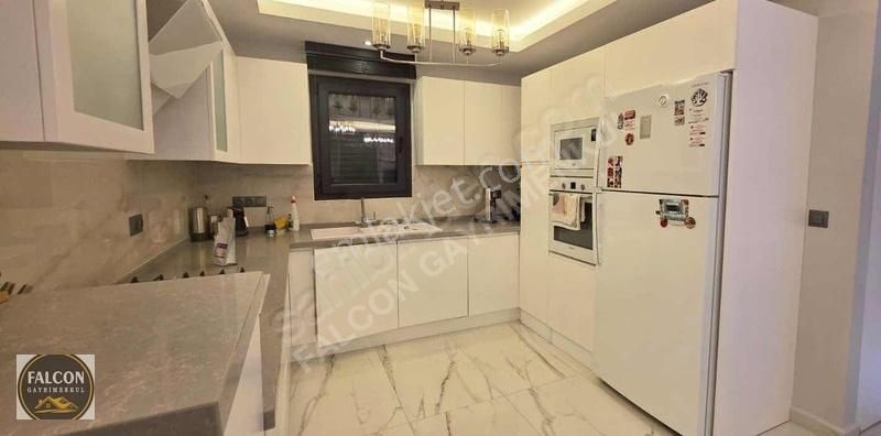 Falcon'dan Ulturalüks 4+1 Villa - Görsel 31