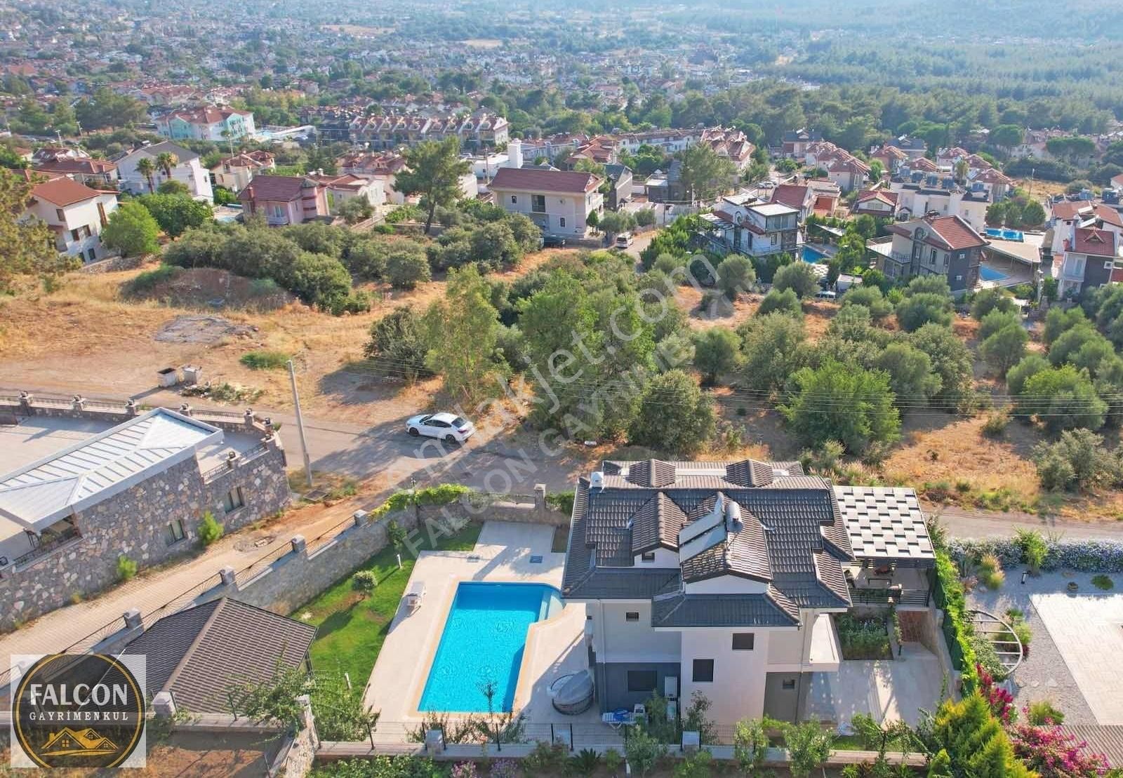 Falcon'dan Ulturalüks 4+1 Villa - Görsel 15