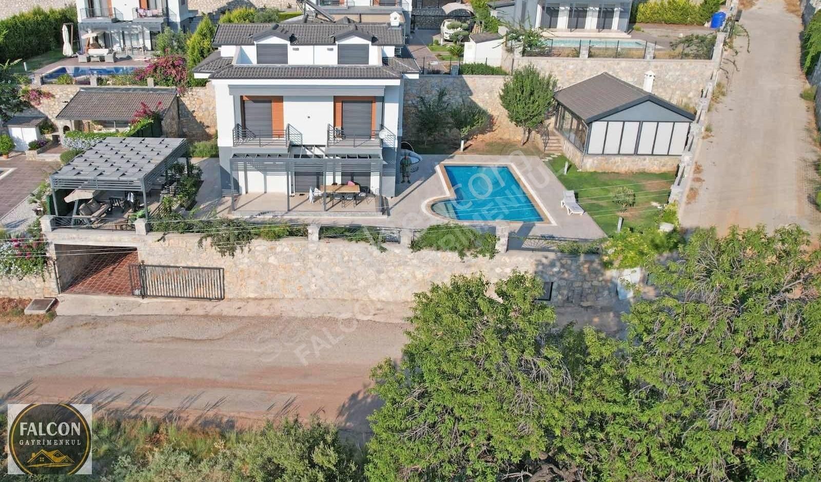 Falcon'dan Ulturalüks 4+1 Villa - Görsel 27