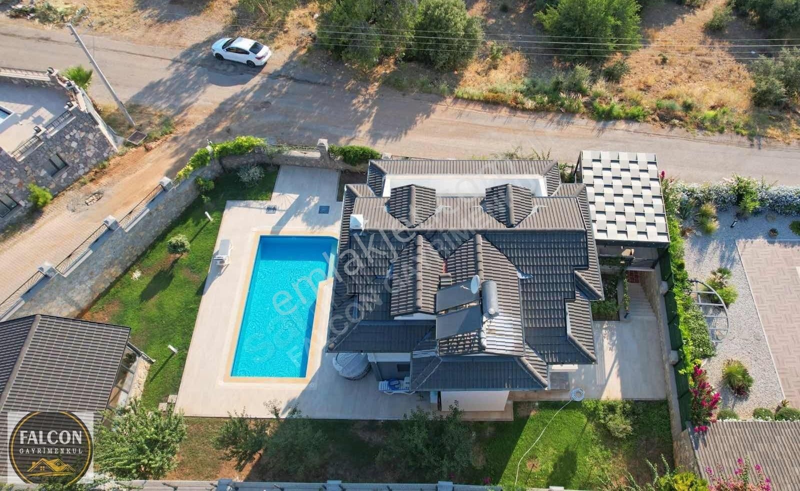 Falcon'dan Ulturalüks 4+1 Villa - Görsel 3
