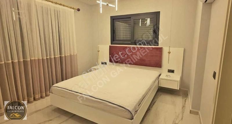 Falcon'dan Ulturalüks 4+1 Villa - Görsel 17