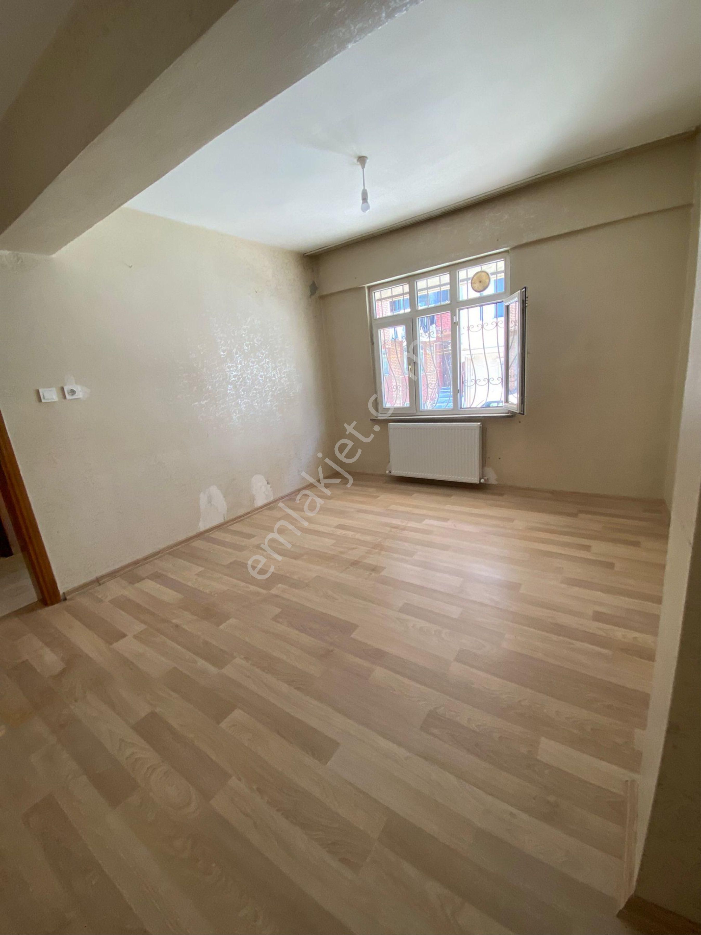 Esentepe Mahallesi 2+1 90 M2 Temiz Merkezi Konum Kiralık Yüksek Giriş Daire