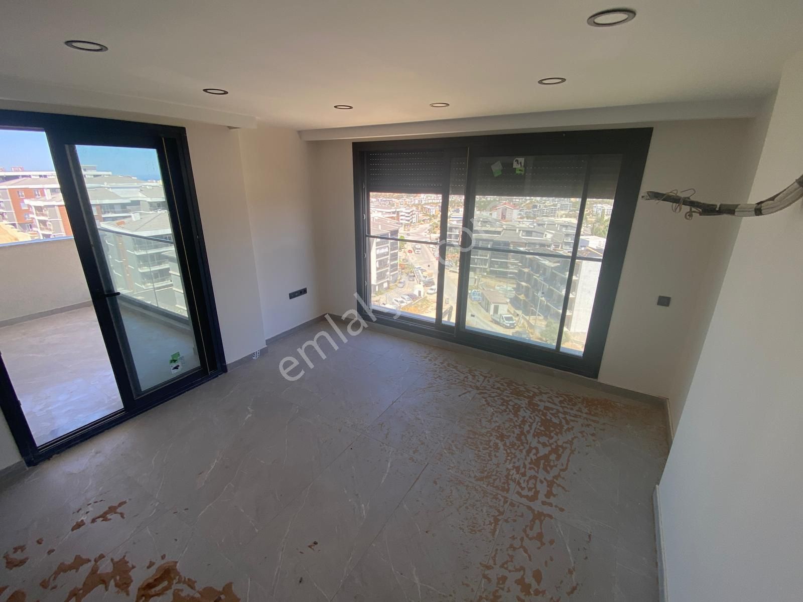 Değirmendere'de Deniz Manzaralı 2+1 4.kat Sıfır Satılık Daire - Görsel 4