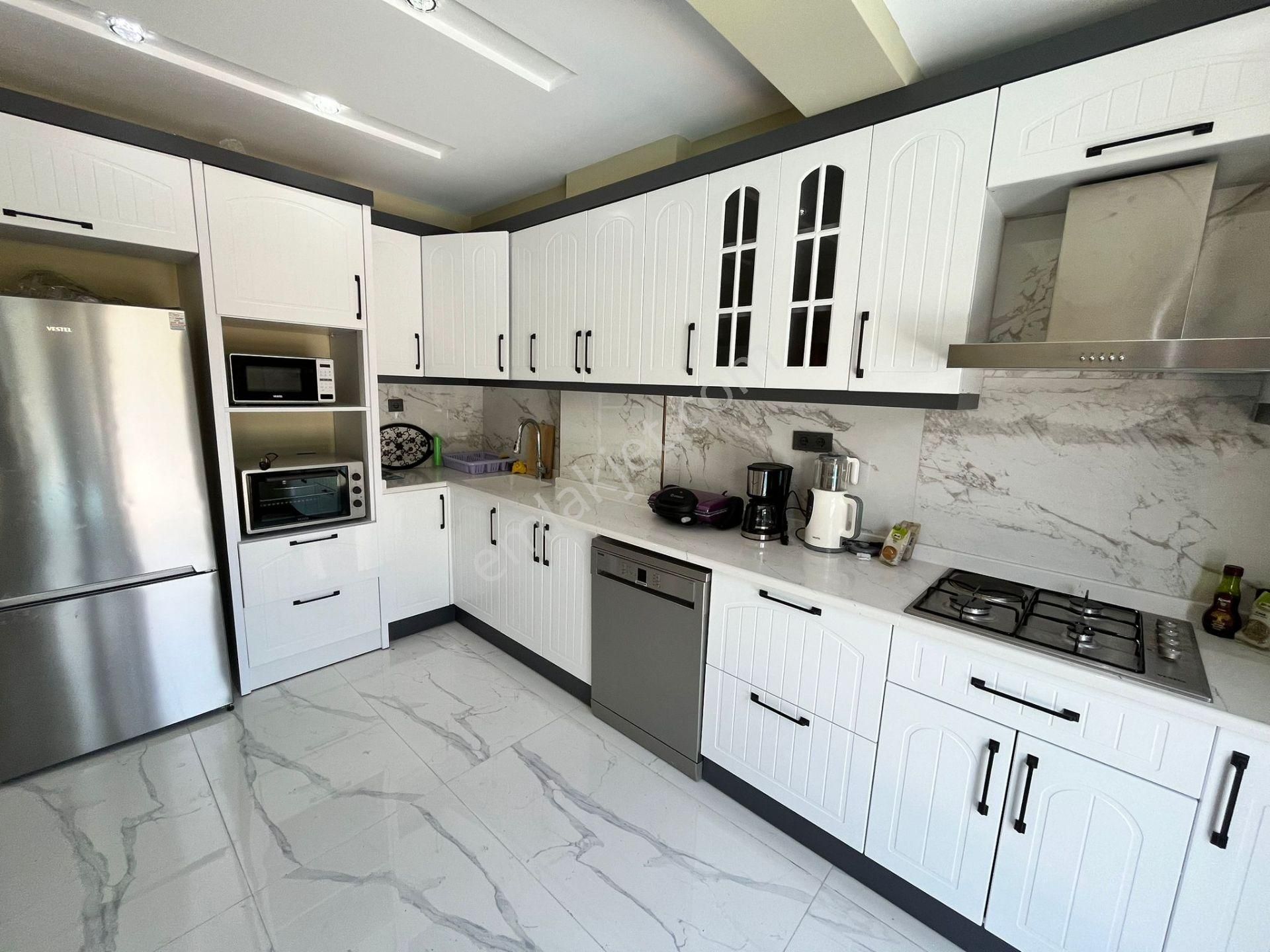 3+1 Ayrı Mutfak Köşe Villa Terastan Doğa&deniz Manzaralı Eşyalı - Görsel 13