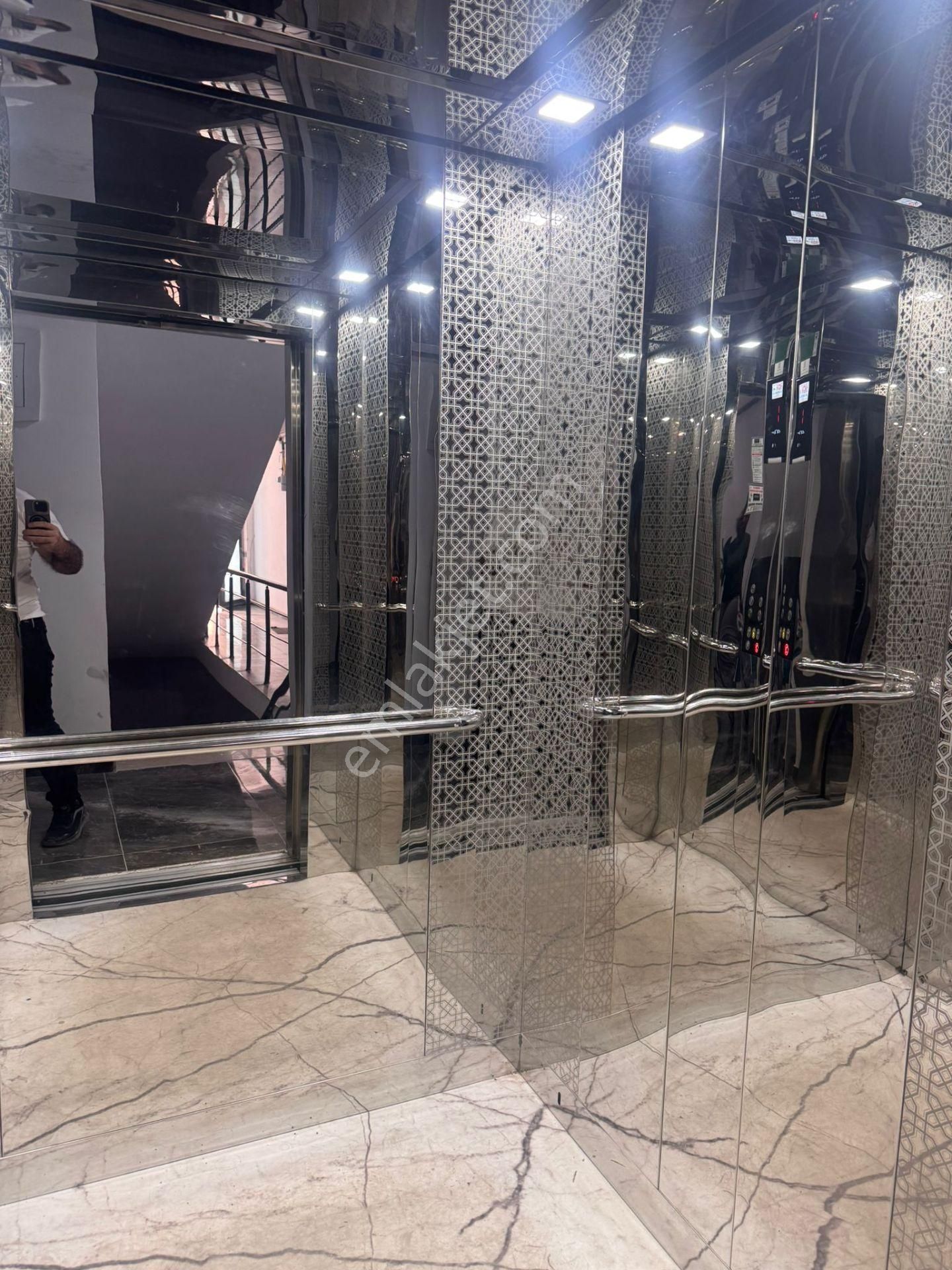 Gop Lisesi Arkasında 1+1 Eşyalı Ara Kat Krediye Müsait 1 Yaşında - Görsel 15