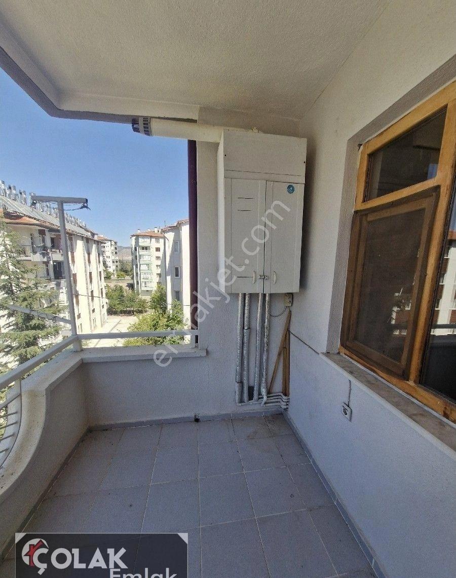 Davraz Mah. Mustafa Gözütok Okuluna Yakın Ara Kat Kombili Daire - Görsel 19