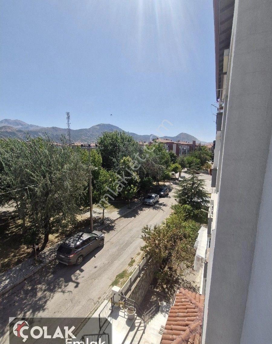 Davraz Mah. Mustafa Gözütok Okuluna Yakın Ara Kat Kombili Daire - Görsel 16