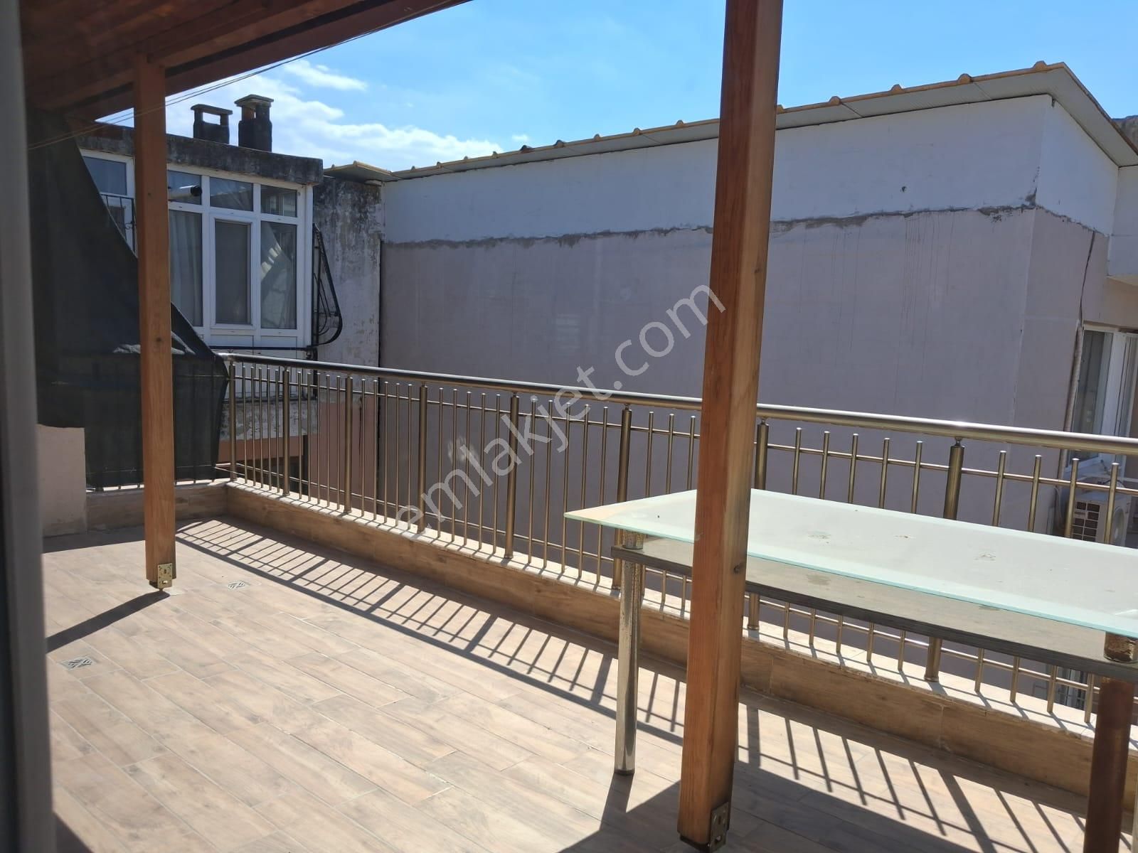 Güzelyalıda 24 Sokakda İçi Yapılı Teraslı İki Adet Balkonlu Son Kat - Görsel 10