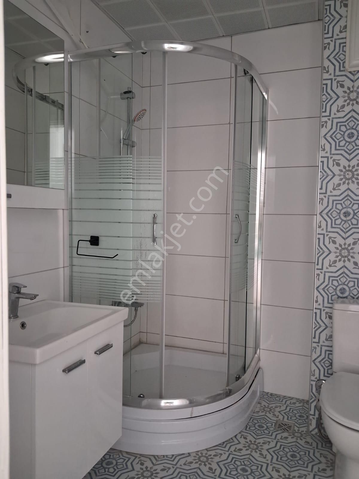 Güzelyalıda 24 Sokakda İçi Yapılı Teraslı İki Adet Balkonlu Son Kat - Görsel 18