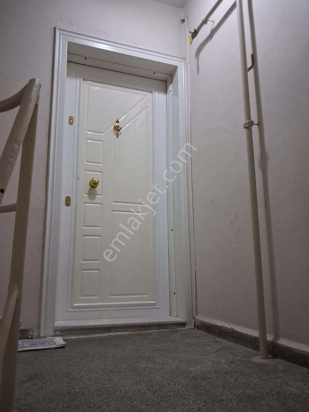 Güzelyalıda 24 Sokakda İçi Yapılı Teraslı İki Adet Balkonlu Son Kat - Görsel 4