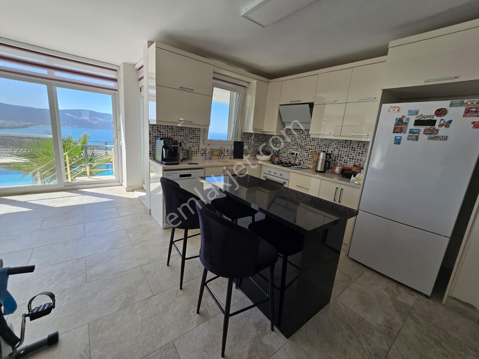 Didim Akbük'te Full Panoramik Deniz Manzaralı 3+1 Müstakil Villa - Görsel 14