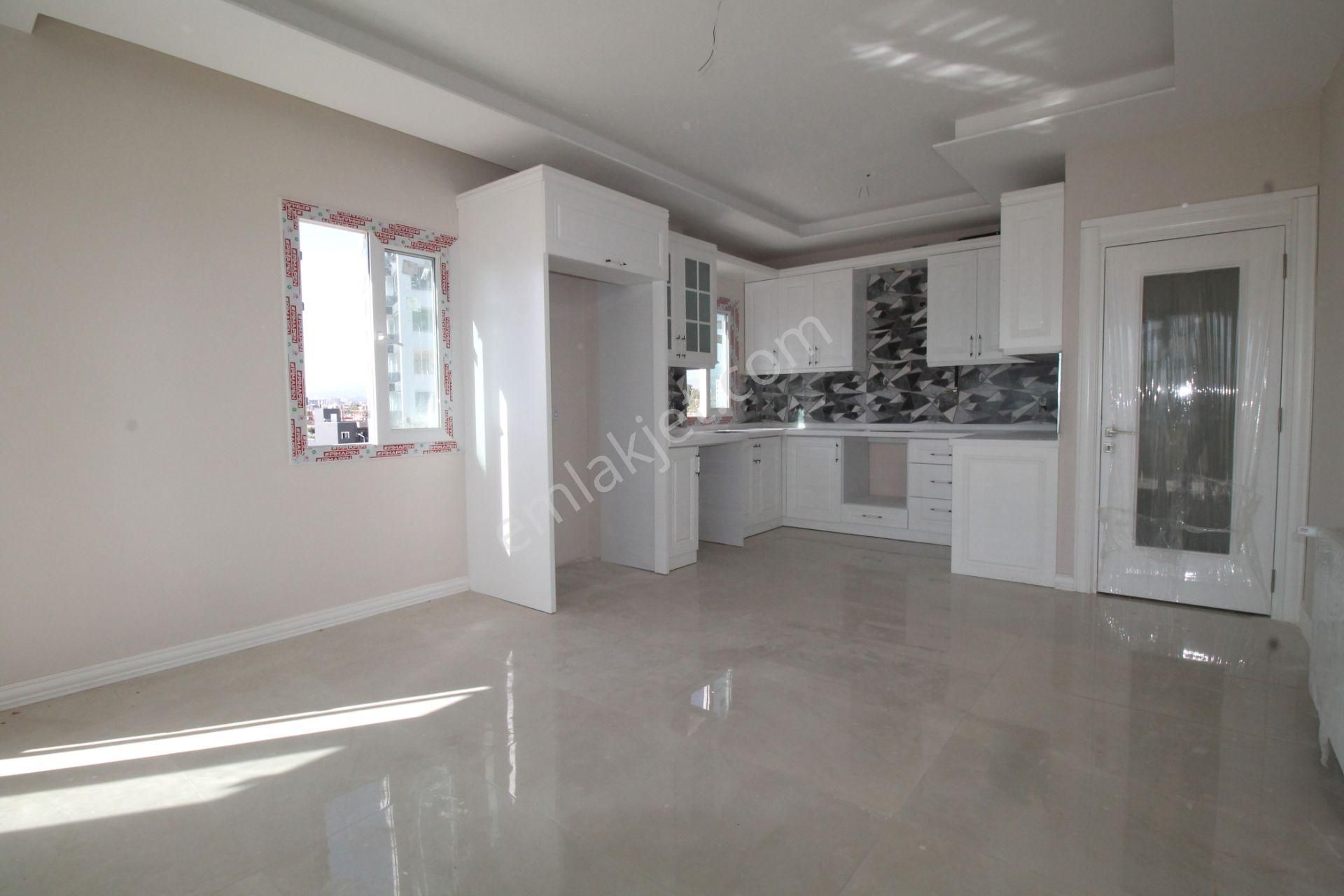 Retro’dan Gözde Bölgede Yeni Yaşam Alanınız Sizi Bekliyor! Lüks Konsept 4+1 - Görsel 2