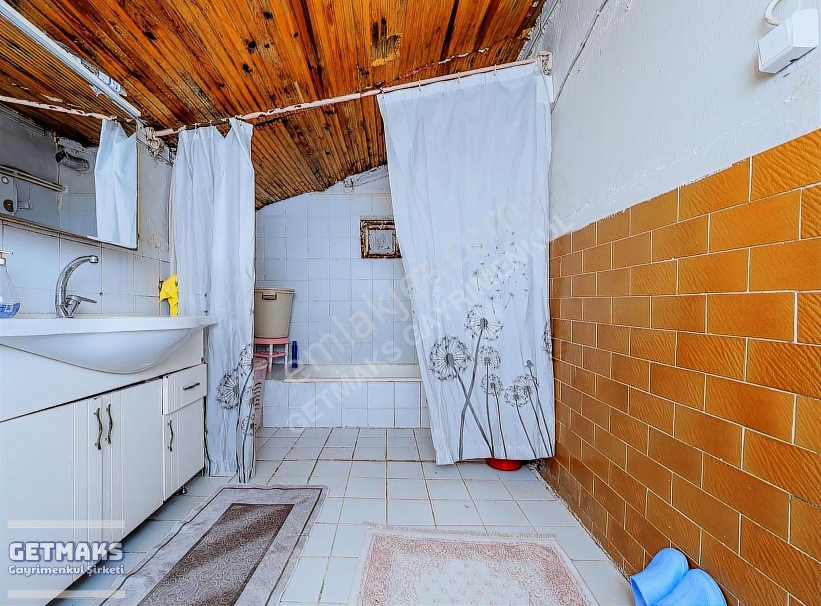 Silivri Çayır Derede 900 M² Arsa İçinde 150 M² 3+1 Daire"