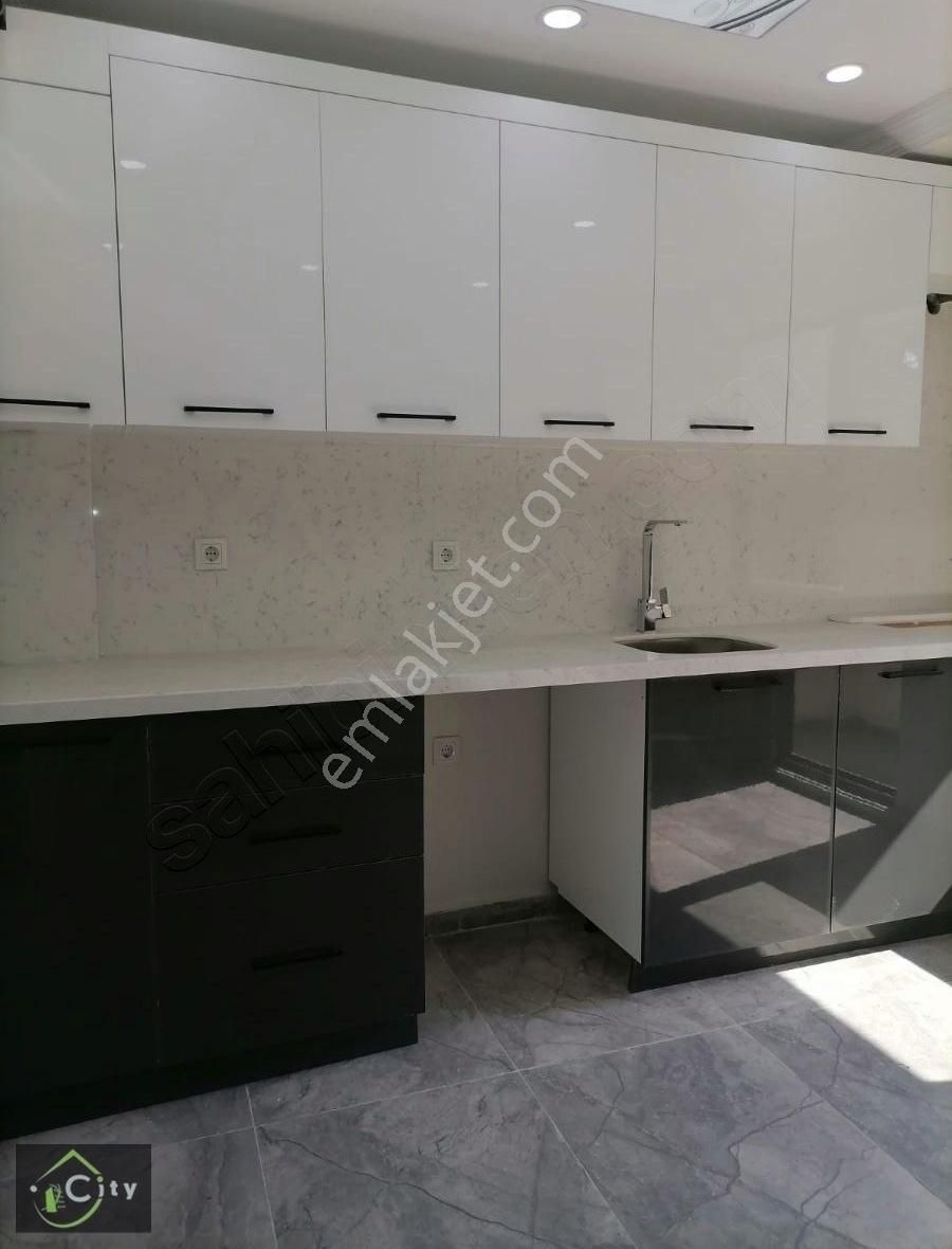 Fatih-çapa, Yeni Çeşme Sokakta 5+1 Ters Dubleks Satılık Daire - Görsel 3