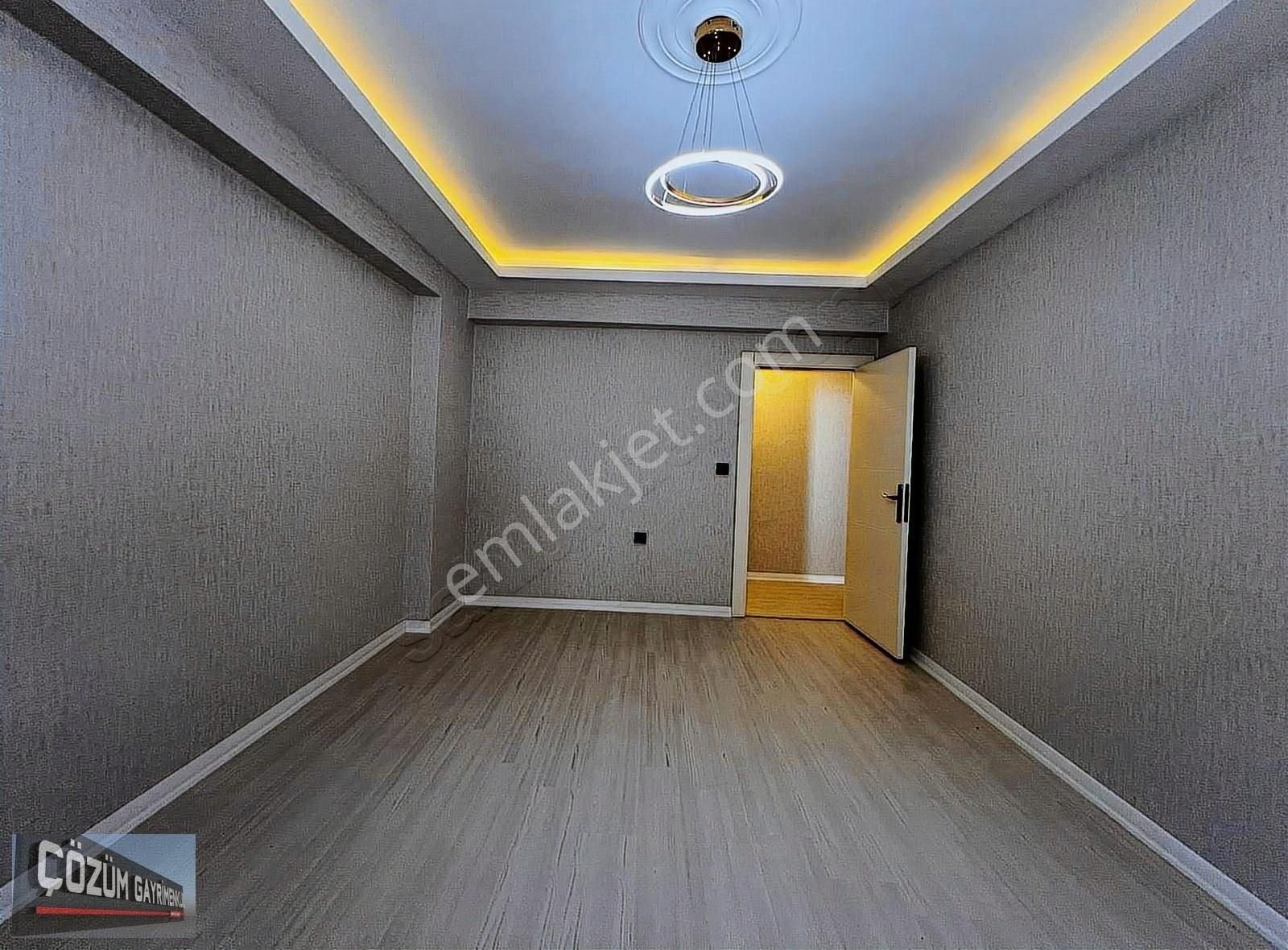 Çözüm Farkı İle 3+1 Full Yapılı Kombili İskanlı Geniş Ve Ferah - Görsel 21