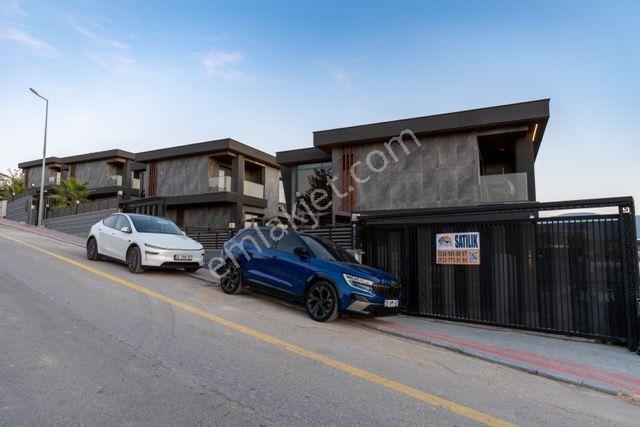 Kuşadası Soğucak'ta Full Manzara-full Eşya-rolls Royce Tavan - Görsel 5