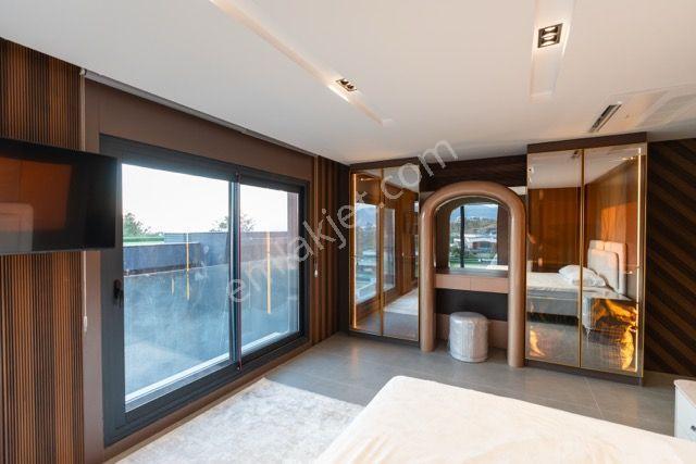 Kuşadası Soğucak'ta Full Manzara-full Eşya-rolls Royce Tavan - Görsel 28