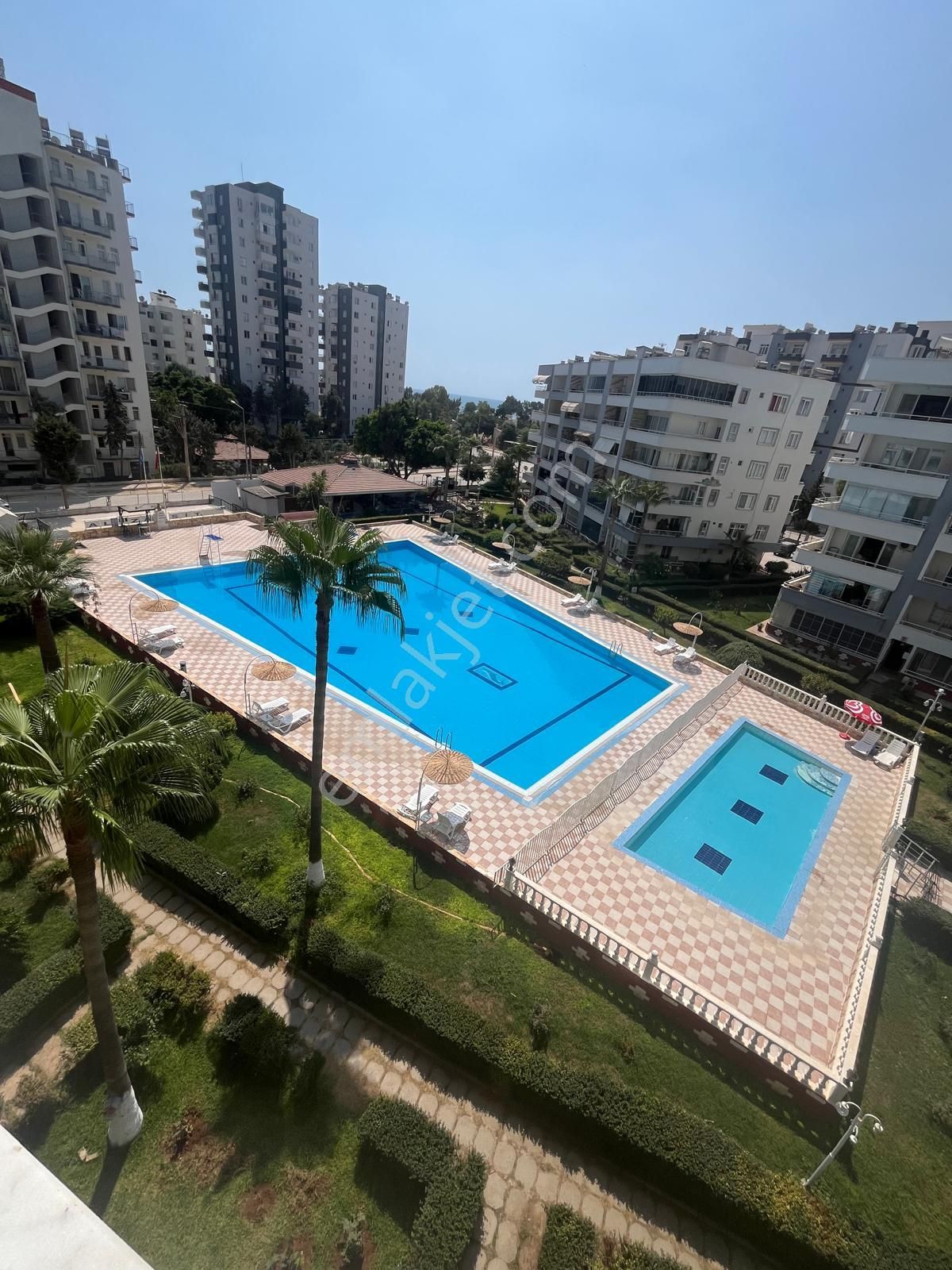 View'den Tecede Geniş Oturumlu Eşyalı 3+1 Satılık Daire