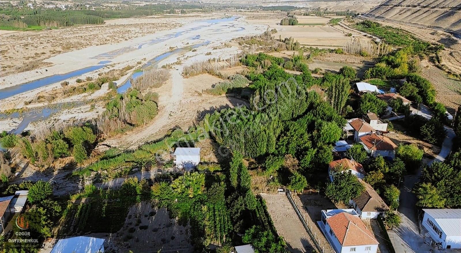 Özgürden Yeşilyurt Göktarla Köyü'nde Müstakil Ev Ve Arsası - Görsel 2