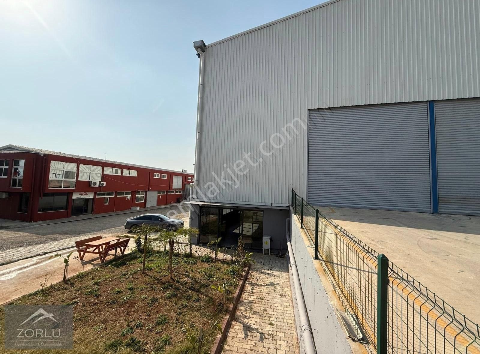 Zorlu Gayrimenkul'den Organize Sanayi'de 1000m2 Depo +1000 M2 - Görsel 13
