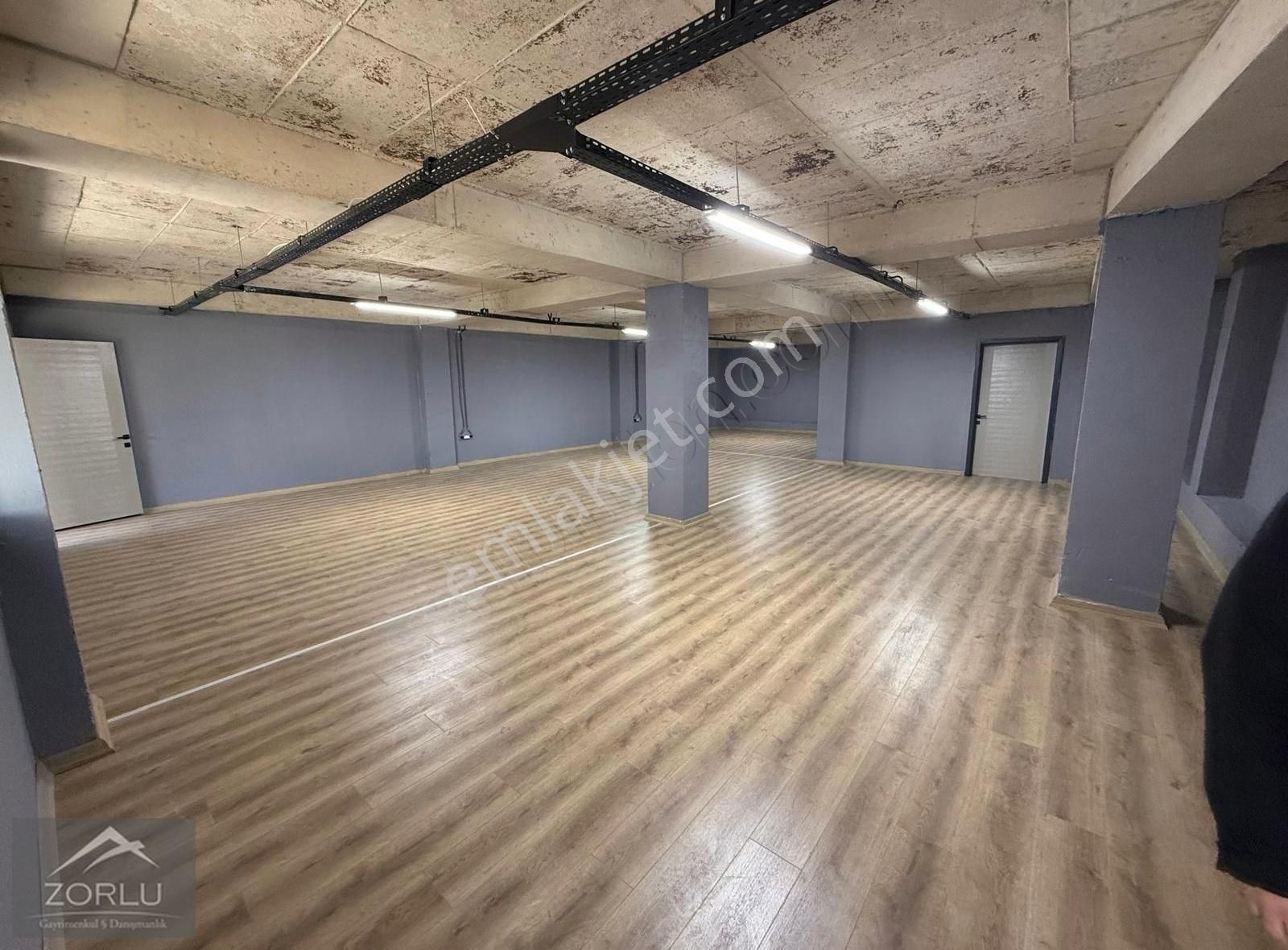 Zorlu Gayrimenkul'den Organize Sanayi'de 1000m2 Depo +1000 M2 - Görsel 6