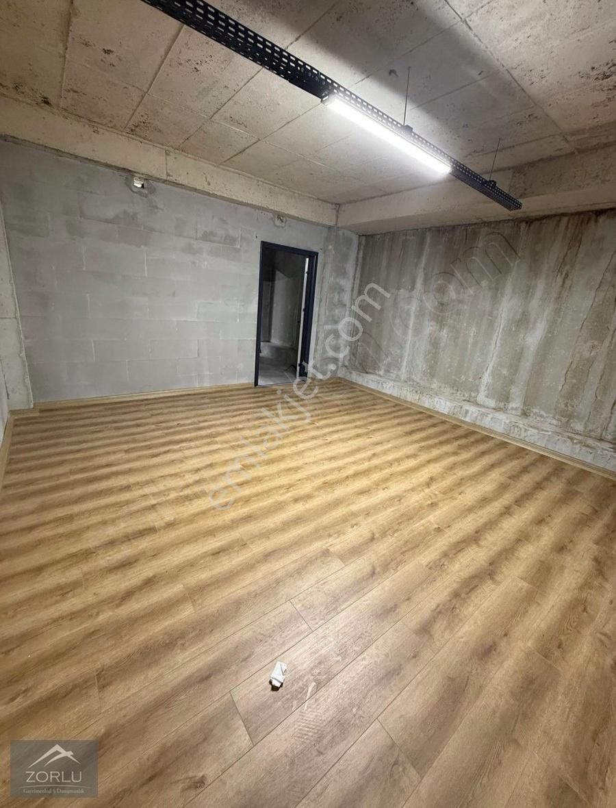 Zorlu Gayrimenkul'den Organize Sanayi'de 1000m2 Depo +1000 M2 - Görsel 8