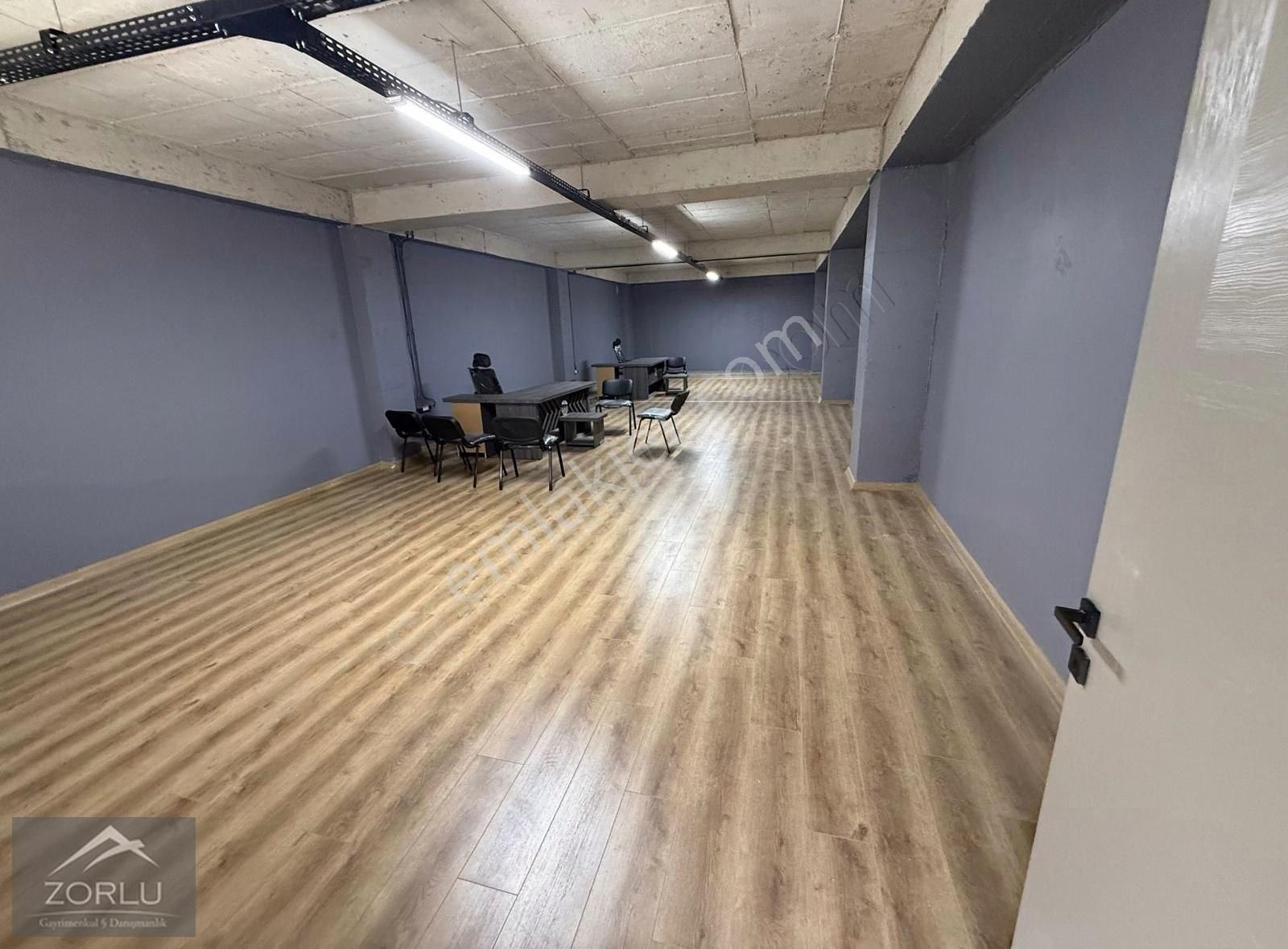 Zorlu Gayrimenkul'den Organize Sanayi'de 1000m2 Depo +1000 M2 - Görsel 14