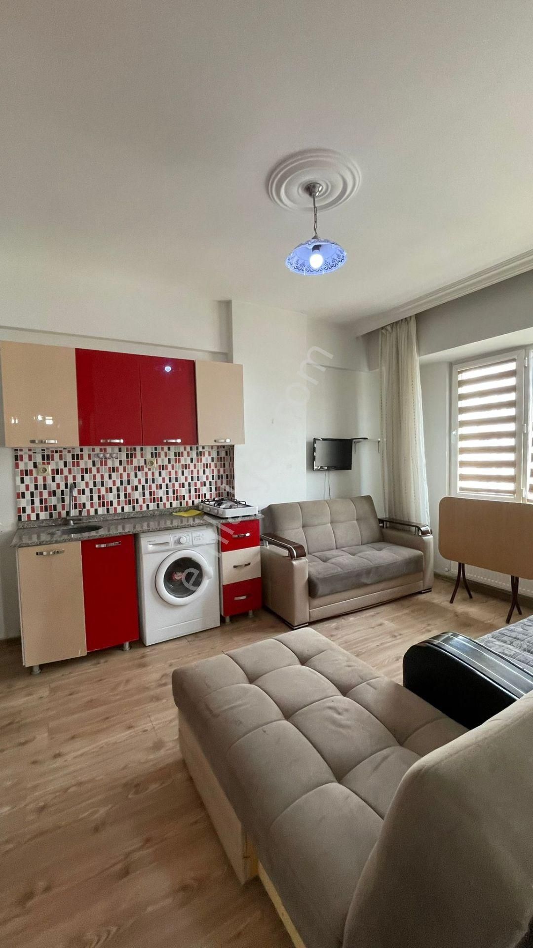 Kiralık Eşyalı Yeditepe'de Bakımlı, Ferah Daire Toprak Emlak'tan